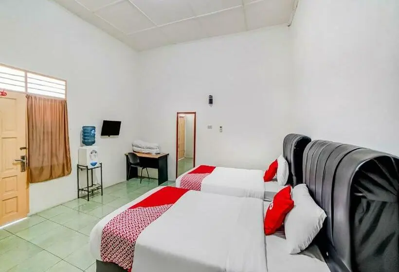 デラックスルーム, Oyo 90834 Hotel Anugrah