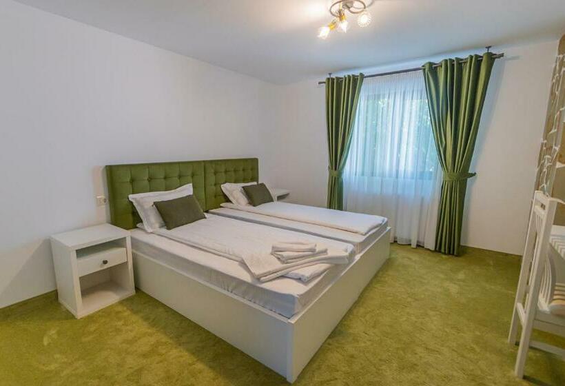 带大床的高级房间, Somara