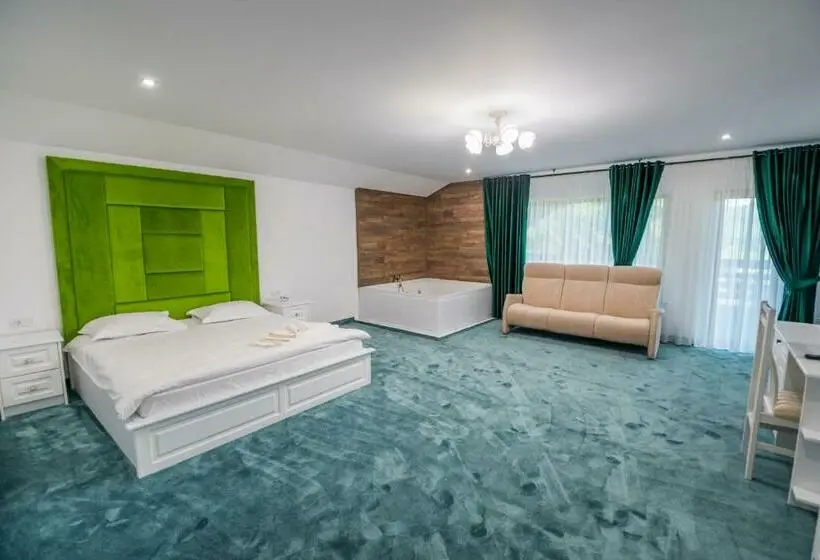 1 Bedroom Penthouse Apartment, Somara