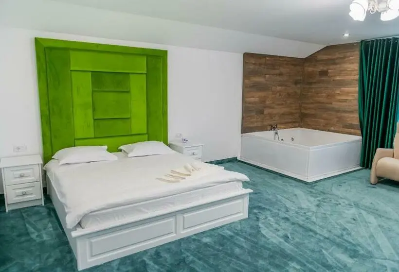 1 Bedroom Penthouse Apartment, Somara