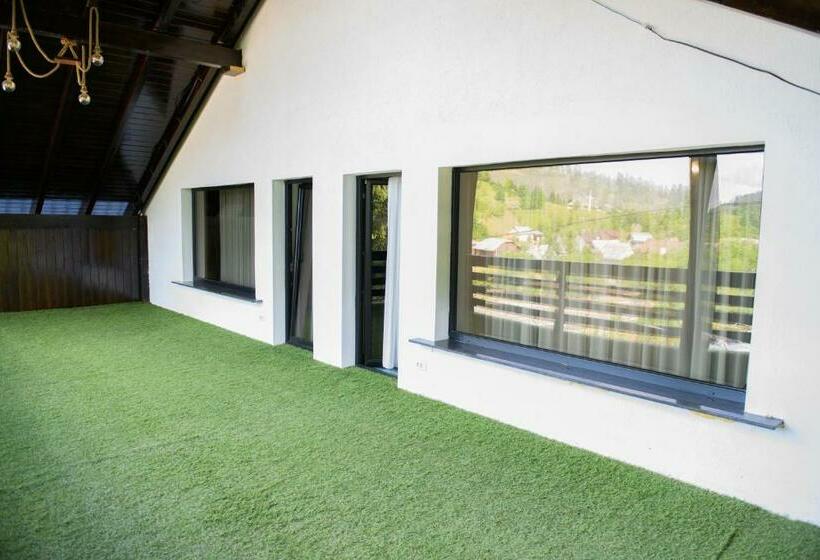 带1个卧室的顶楼公寓, Somara