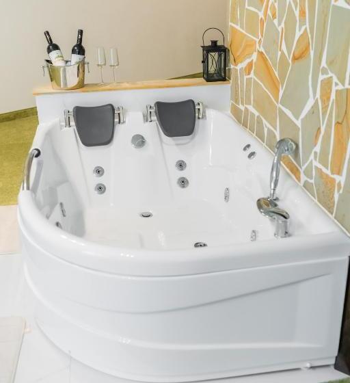 带大床的标准间, Somara