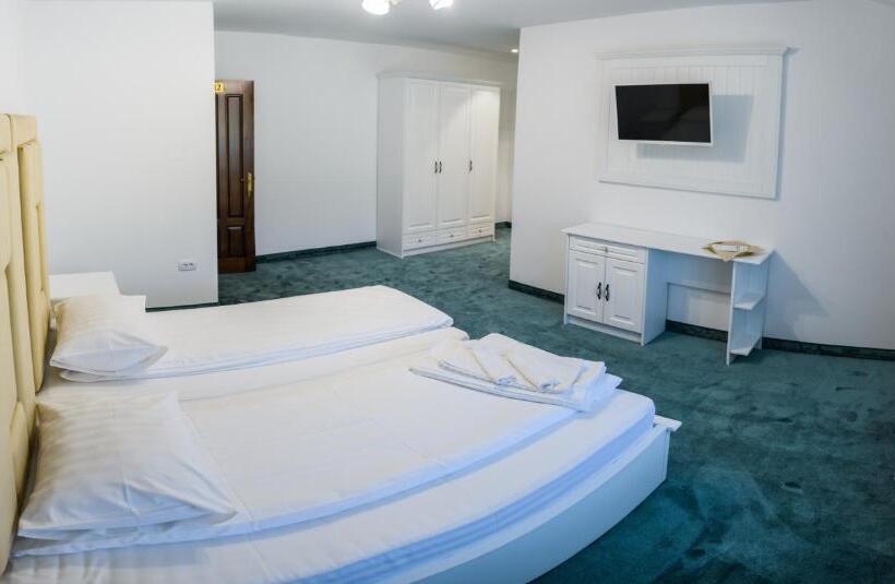 带1个卧室的顶楼公寓, Somara