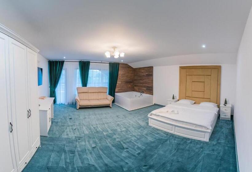 带1个卧室的顶楼公寓, Somara