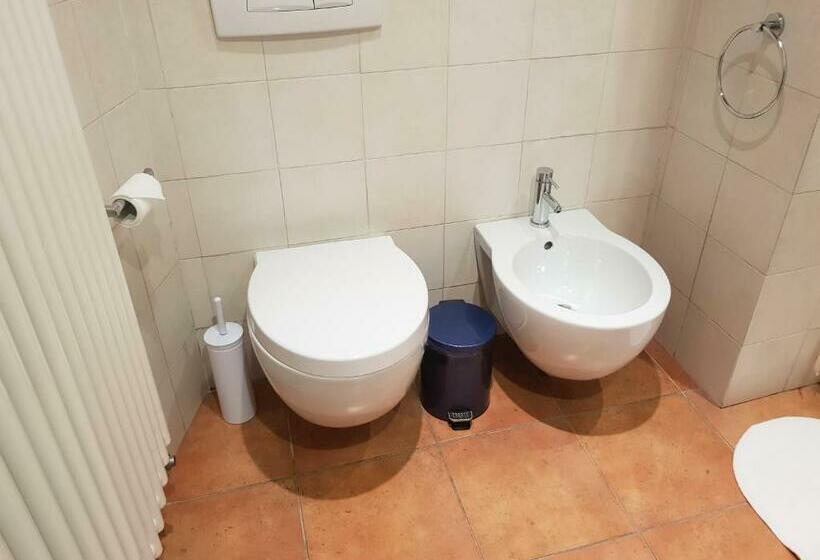 דירת חדר, Appartamento Isabella Nel Centro Di Monastero Bormida