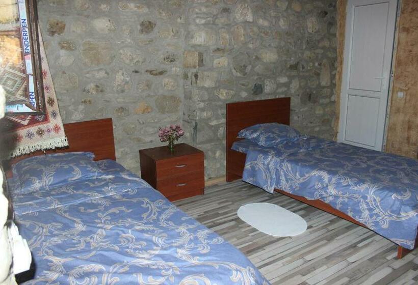 اتاق سوپریور چهار تخته, Golden Cradle