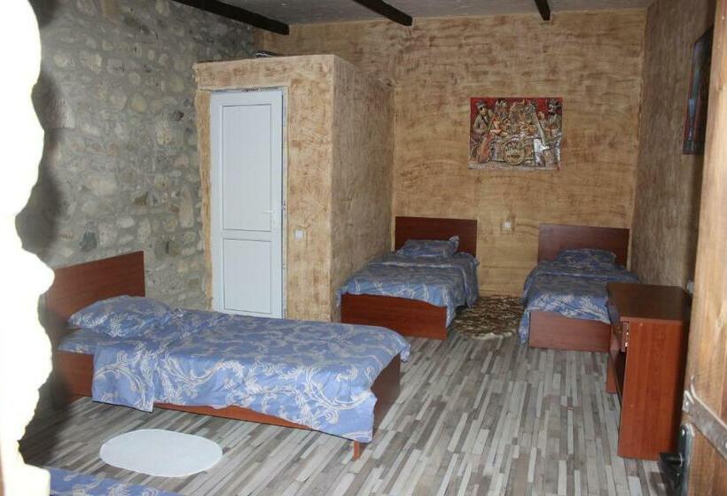 اتاق سوپریور چهار تخته, Golden Cradle