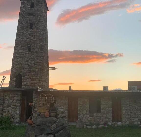 اتاق لوکس, Golden Cradle