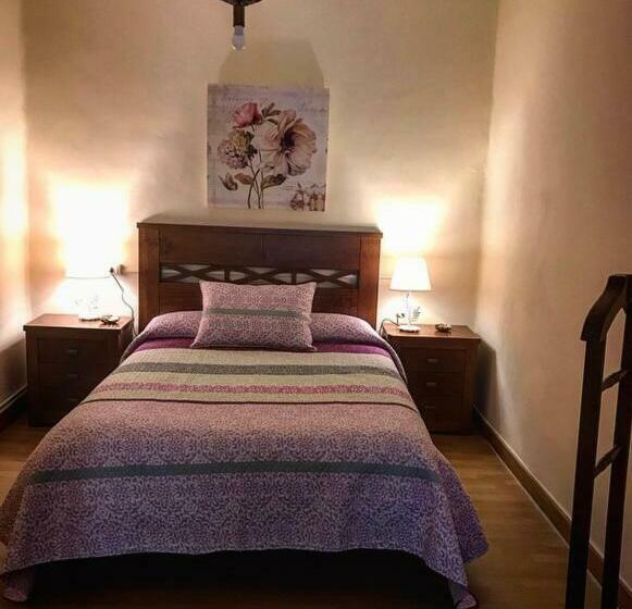 اتاق لوکس, Hostel El Jardin