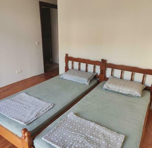 اتاق استاندارد با بالکن, Igors