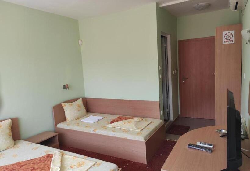 스탠다드 트리플 룸, Sunny House Apartments