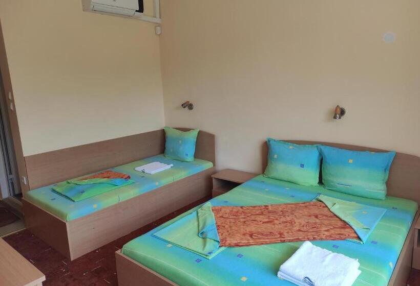 스탠다드 트리플 룸, Sunny House Apartments