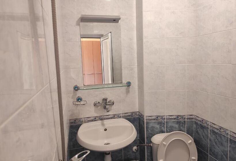 Номер Стандарт Трехместный, Sunny House Apartments