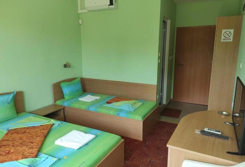 스탠다드 트리플 룸, Sunny House Apartments