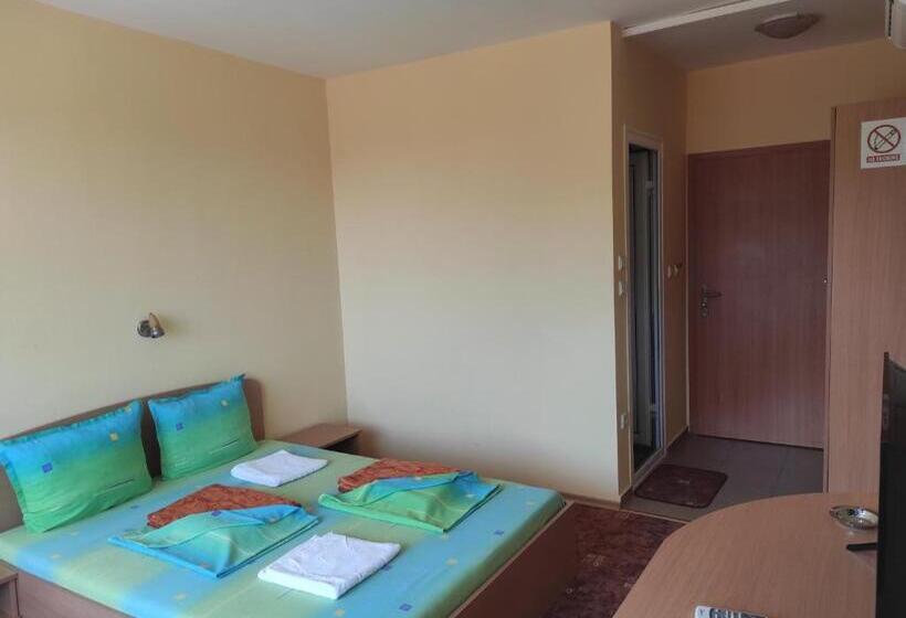 스탠다드 발코니 룸, Sunny House Apartments