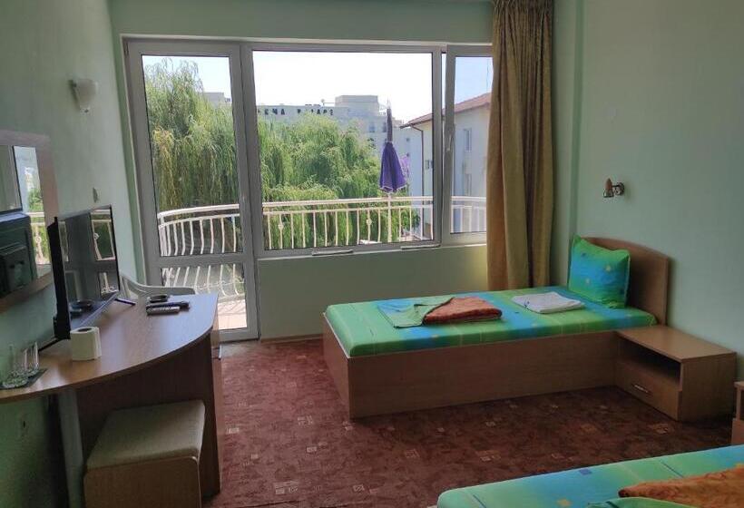 Номер Стандарт с Балконом, Sunny House Apartments