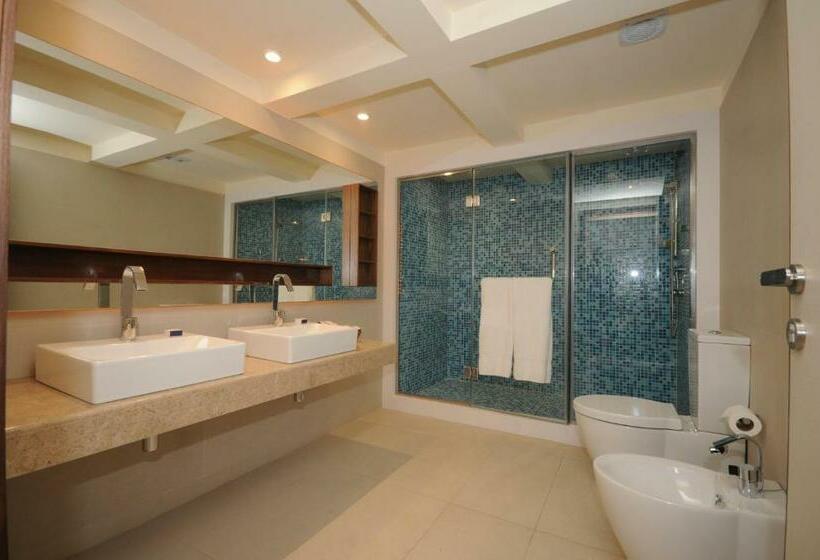 کلبه ییلاقی, Albander Hotel & Resort
