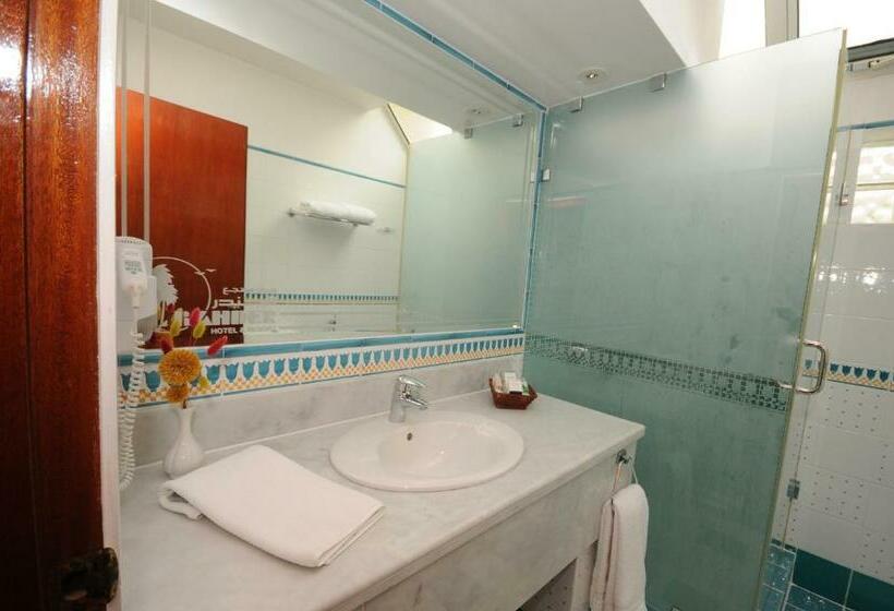 کابین, Albander Hotel & Resort