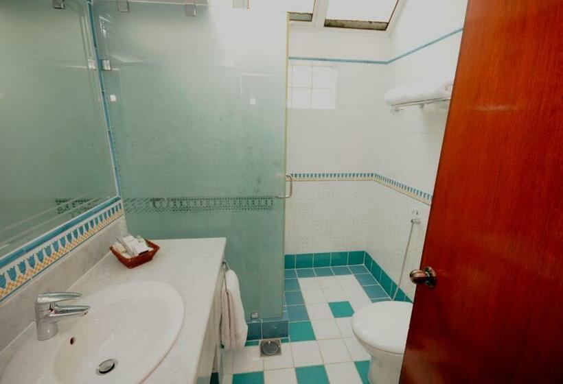 کابین, Albander Hotel & Resort