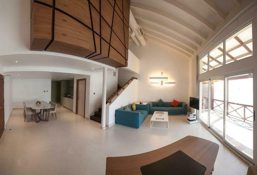 کلبه ییلاقی, Albander Hotel & Resort
