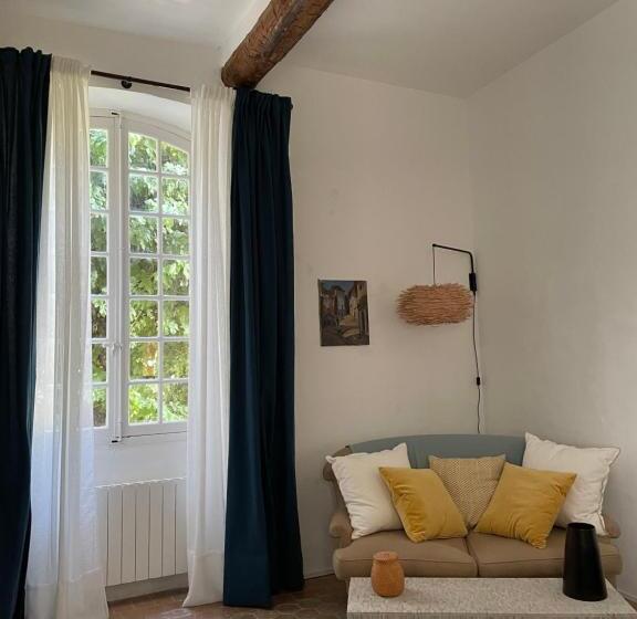 豪华园景房, Le Murier