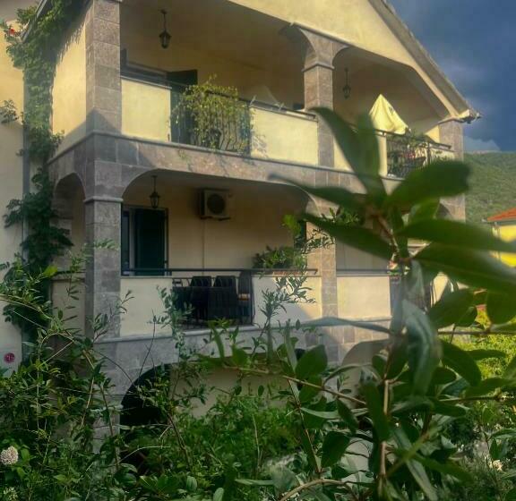 آپارتمان 1 خوابه با تراس, Casa Maruca