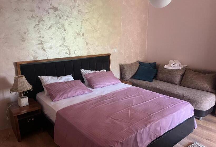 آپارتمان 1 خوابه با تراس, Casa Maruca