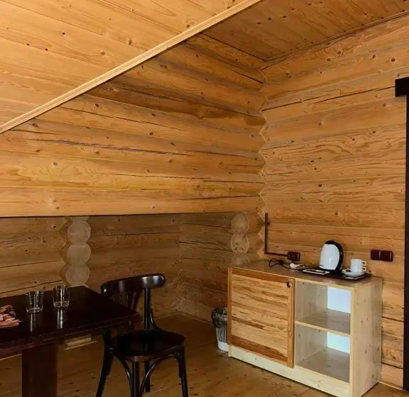 スタンダードトリプルルーム, батярський двір