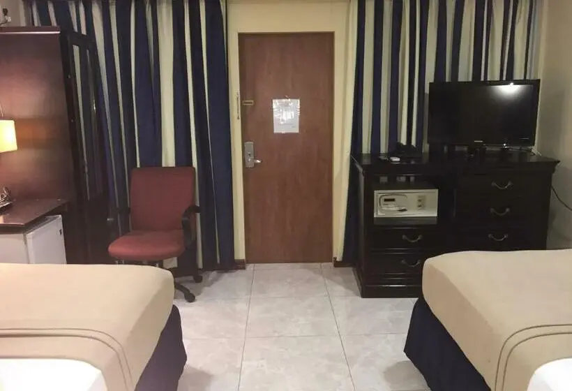 ２ダブルベッドのスタンダードルーム, Airport Suites