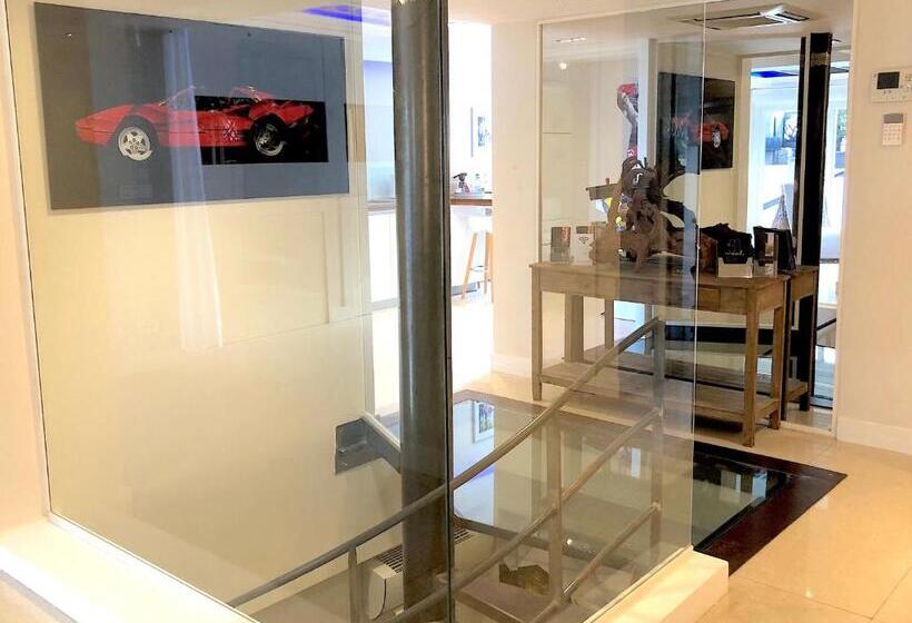 Апартаменты 3 Спальни, Au30