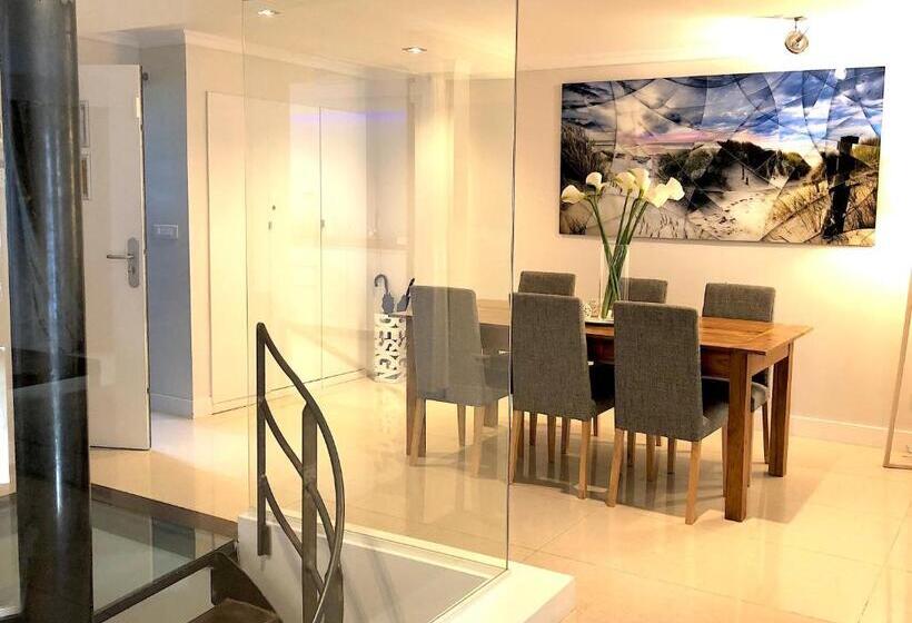 Апартаменты 3 Спальни, Au30