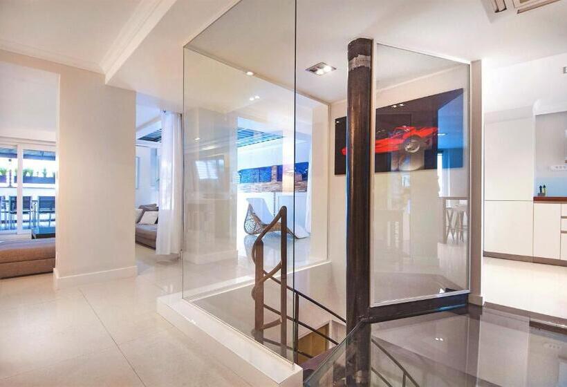 Апартаменты 3 Спальни, Au30