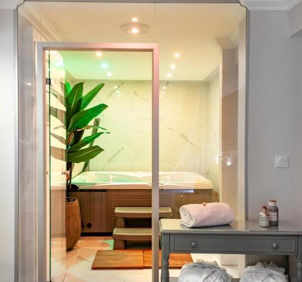 Люкс с гидромассажем, Au30