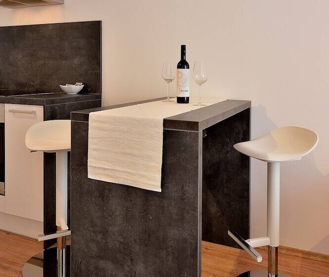 آپارتمان لوکس 1 خوابه, Charming & Cozy Ambiente Apartments