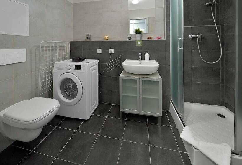 آپارتمان اکونومی 1 خوابه, Charming & Cozy Ambiente Apartments