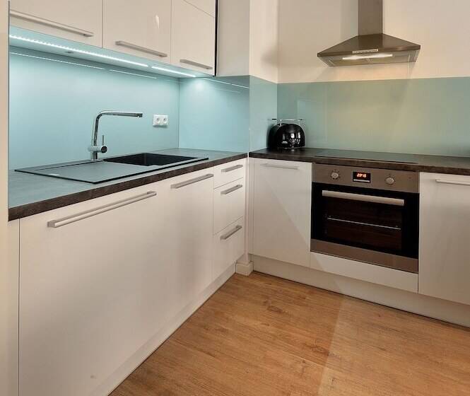 آپارتمان اکونومی 1 خوابه, Charming & Cozy Ambiente Apartments