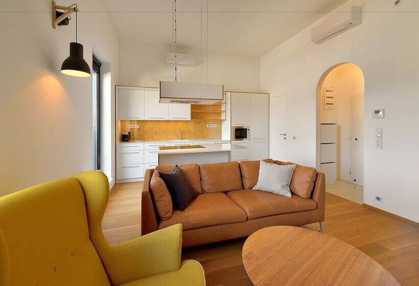 1 Bedroom Penthouse Apartment, Charming & Cozy Ambiente Apartments