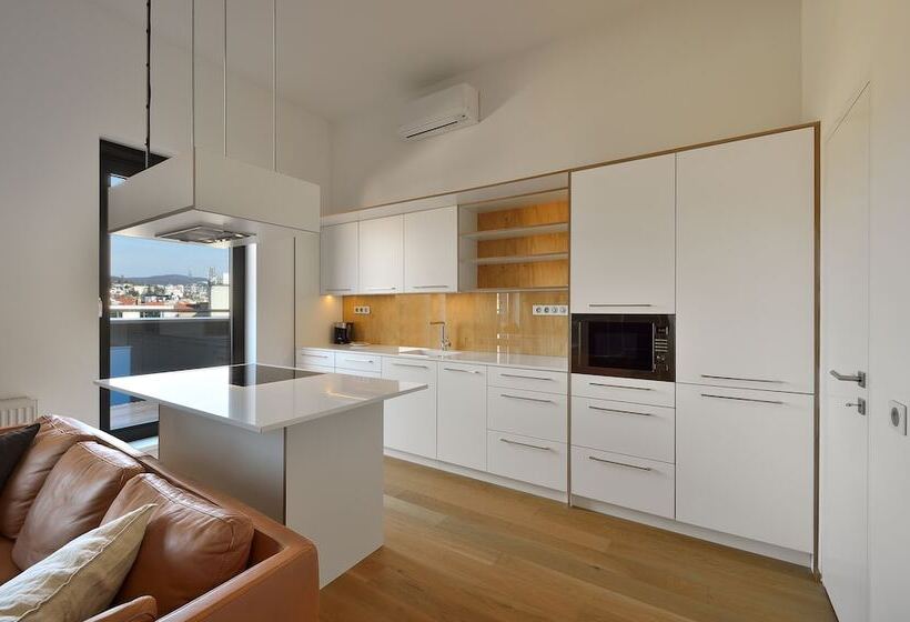 1 Bedroom Penthouse Apartment, Charming & Cozy Ambiente Apartments