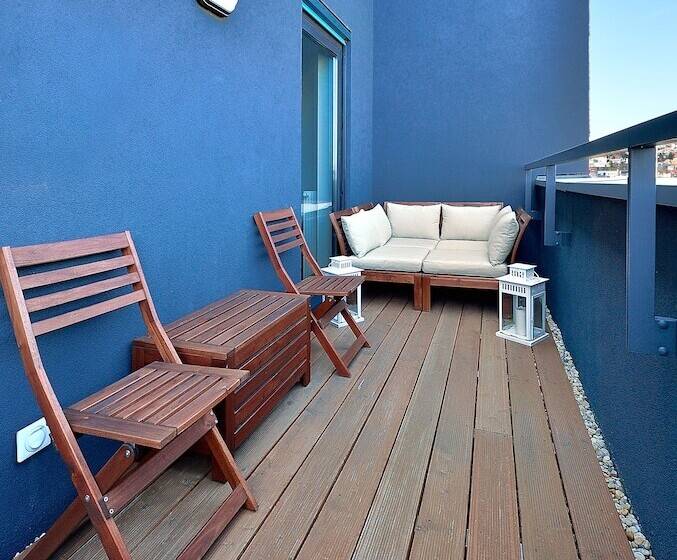 1 Bedroom Penthouse Apartment, Charming & Cozy Ambiente Apartments