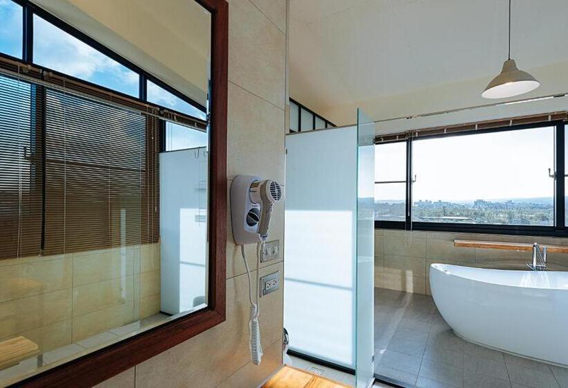 اتاق لوکس, Chillax Inn B&b