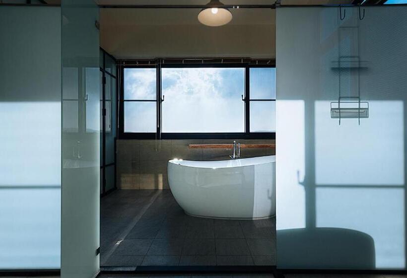 اتاق لوکس, Chillax Inn B&b