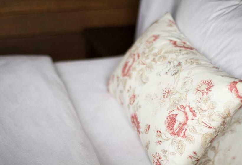 Люкс с Террасой, Baan Luang Rajamaitri Historic Inn