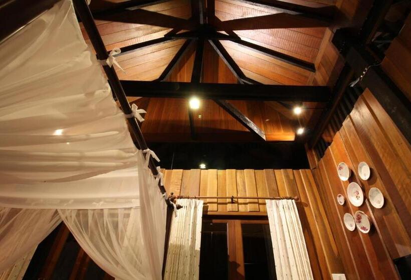 Люкс с Террасой, Baan Luang Rajamaitri Historic Inn