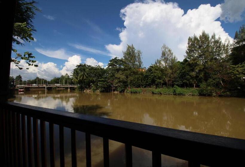 테라스 스위트, Baan Luang Rajamaitri Historic Inn
