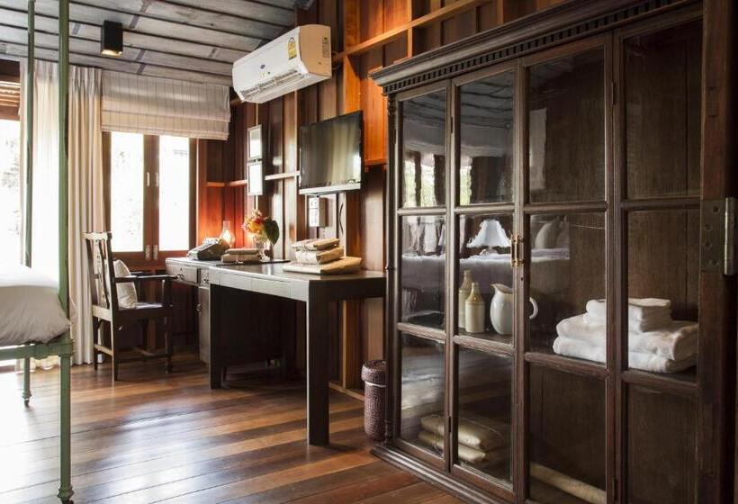 Люкс с Террасой, Baan Luang Rajamaitri Historic Inn