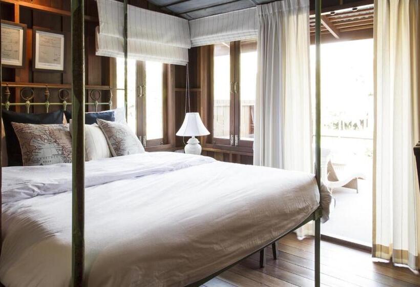 Люкс с Террасой, Baan Luang Rajamaitri Historic Inn