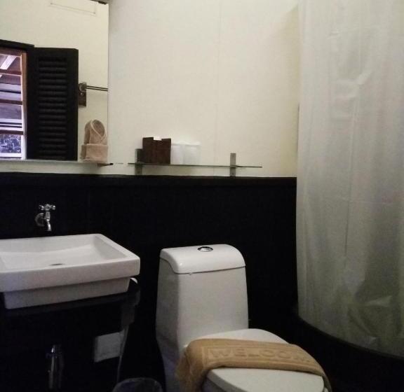 Студия Стандарт, Baan Luang Rajamaitri Historic Inn