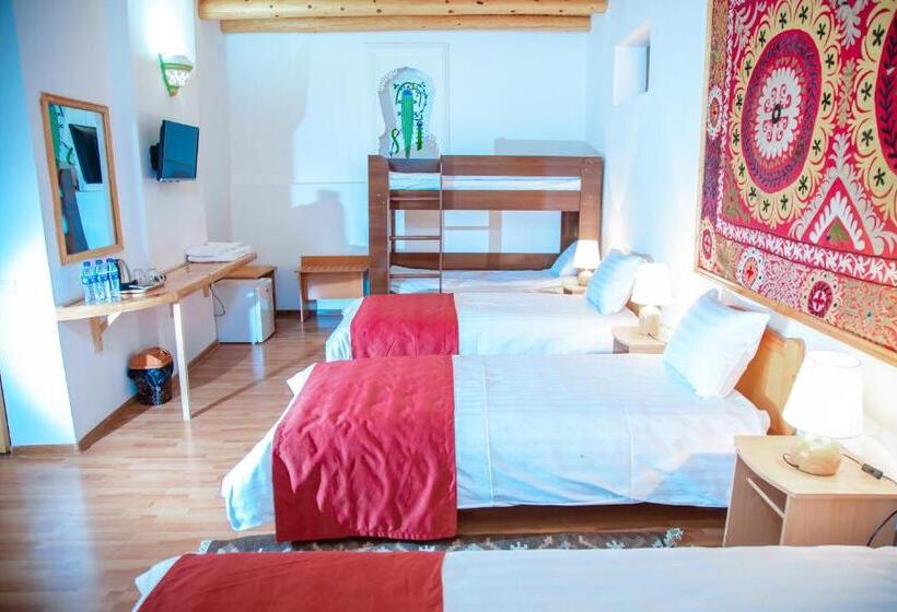 اتاق استاندارد سه نفره, Bibikhanum