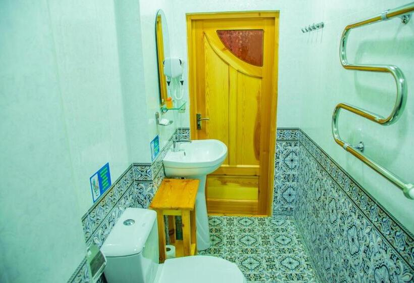 اتاق استاندارد سه نفره, Bibikhanum