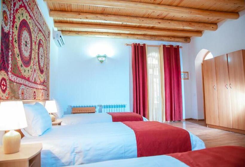 اتاق استاندارد سه نفره, Bibikhanum